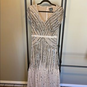 ✨Adrianna Papell Beaded Gown ✨